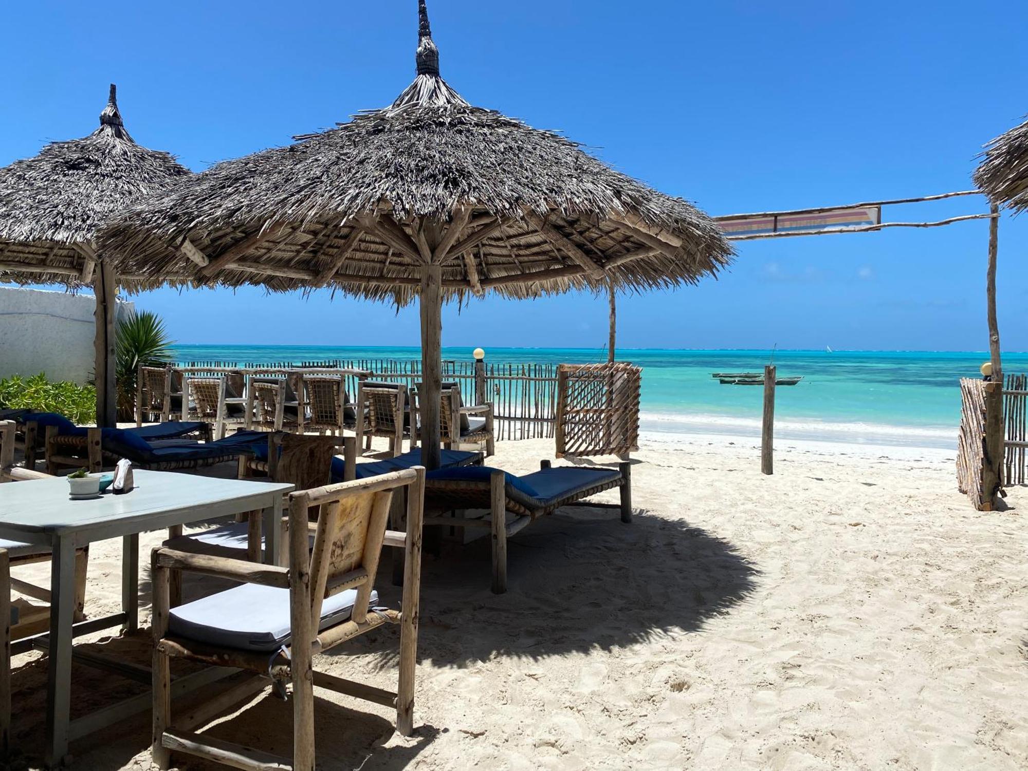 Bahari Beach Bungalows Jambiani  Buitenkant foto